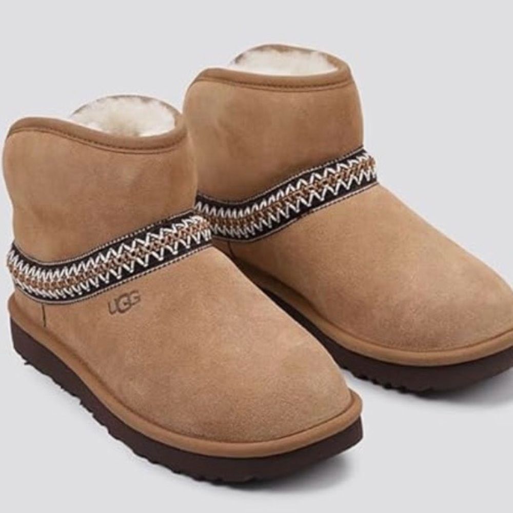 NEW UGG Classic Mini Crescent Suede Boot Women Size 10 Chestnut Braid